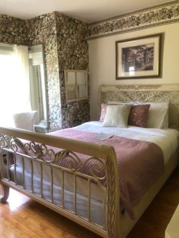 Hotel La Belle Victorienne Magog Esterno foto