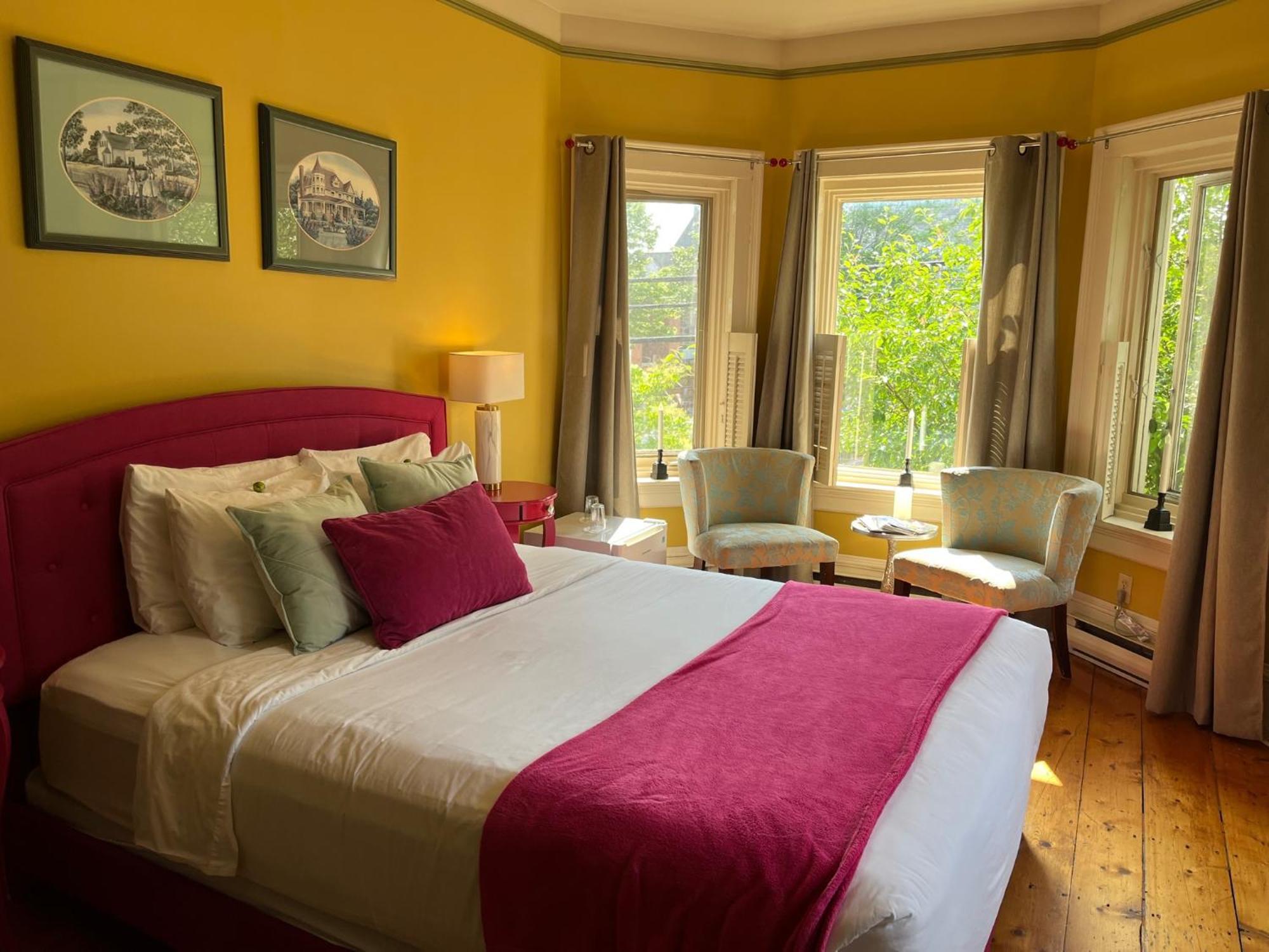 Hotel La Belle Victorienne Magog Esterno foto