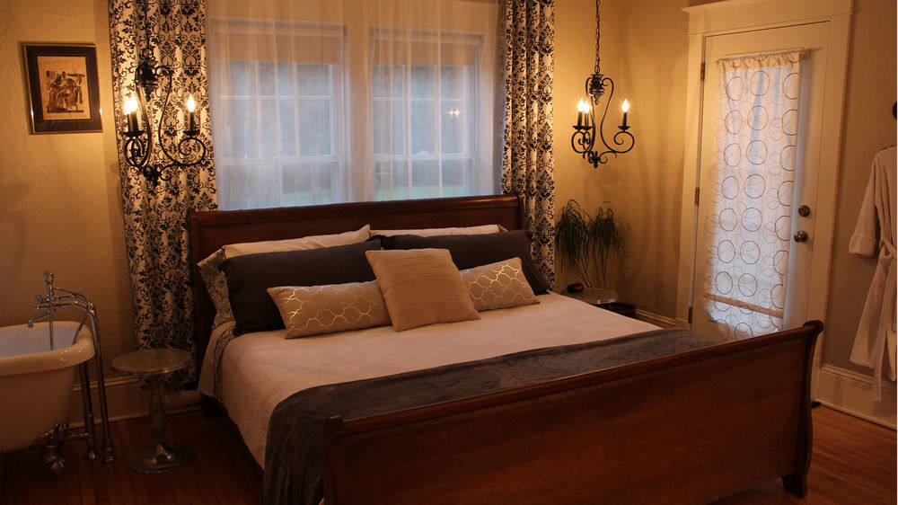Hotel La Belle Victorienne Magog Esterno foto